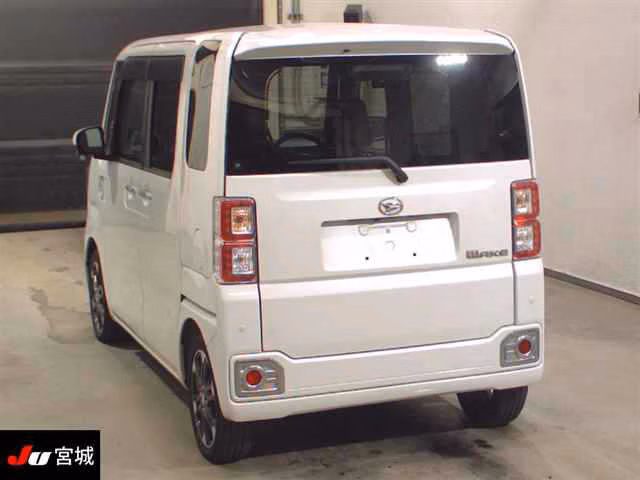 DAIHATSU WAKE
