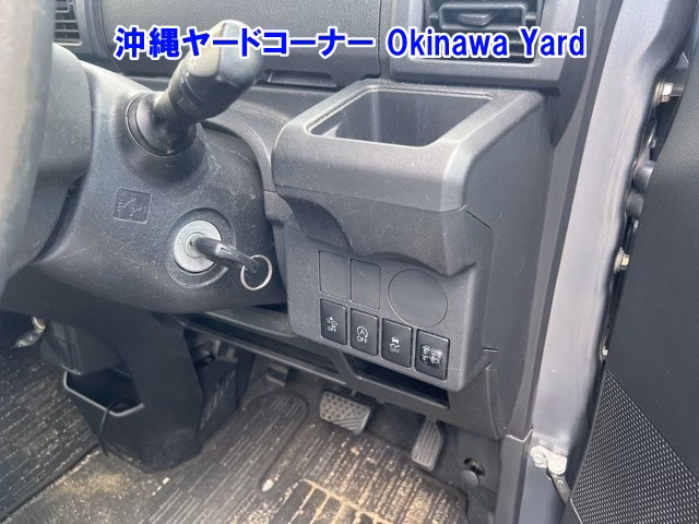 TOYOTA PIXIS MEGA