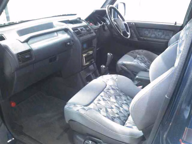 MITSUBISHI PAJERO