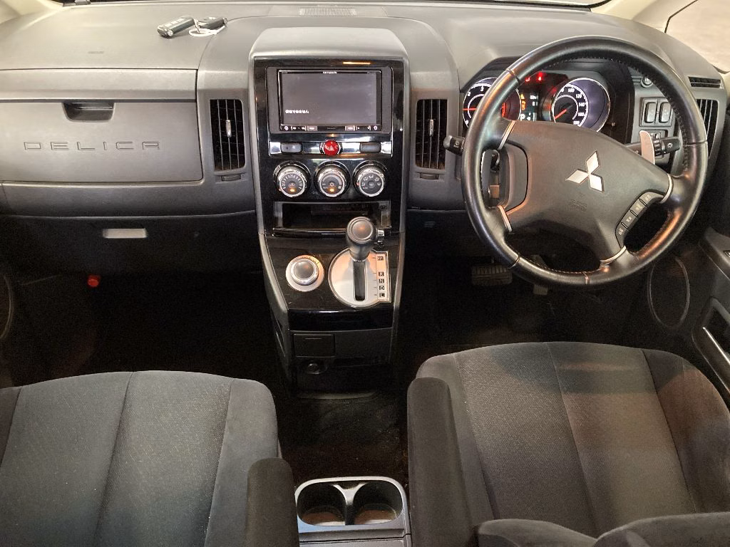 MITSUBISHI DELICA D:5