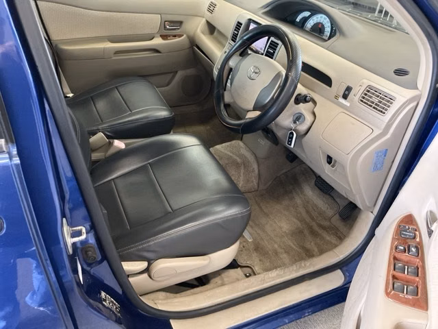 TOYOTA RAUM