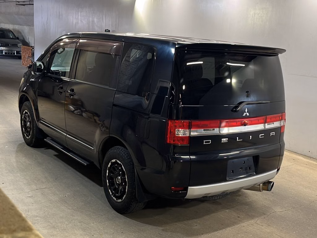 MITSUBISHI DELICA D:5