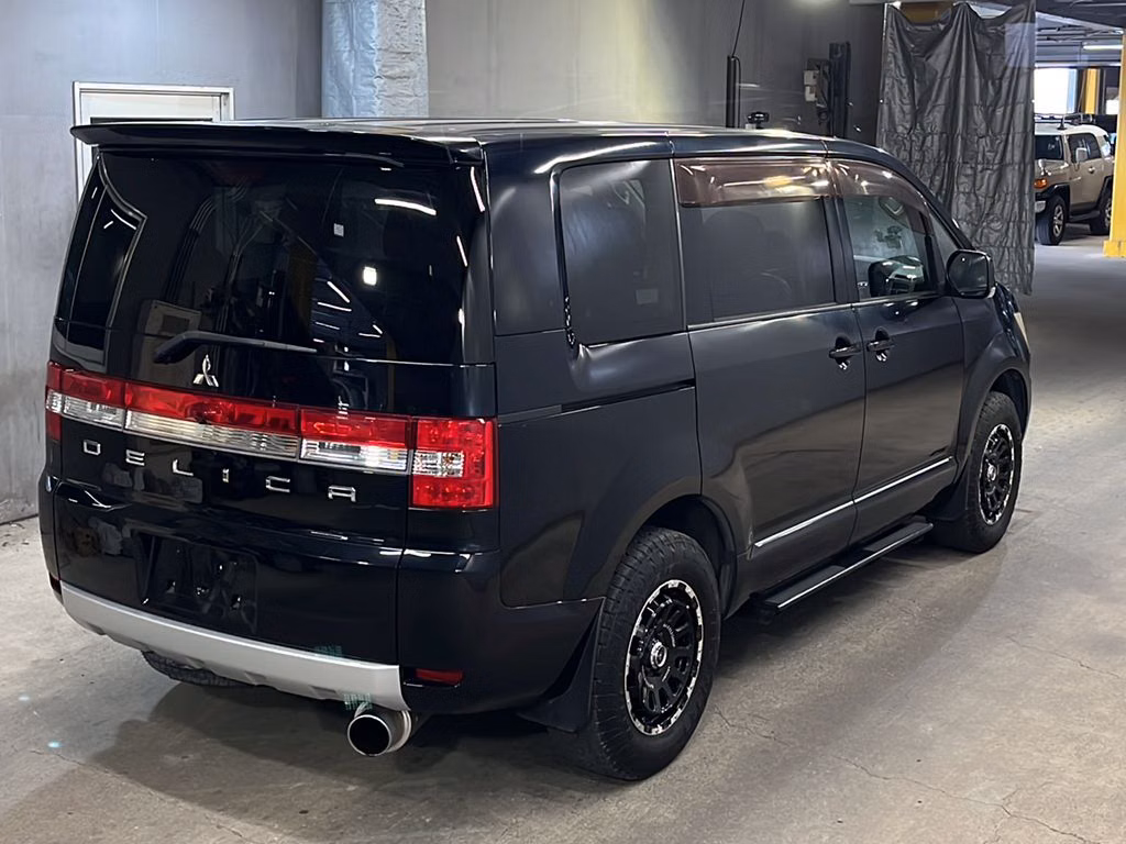 MITSUBISHI DELICA D:5
