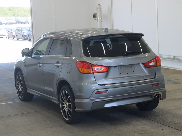 MITSUBISHI RVR