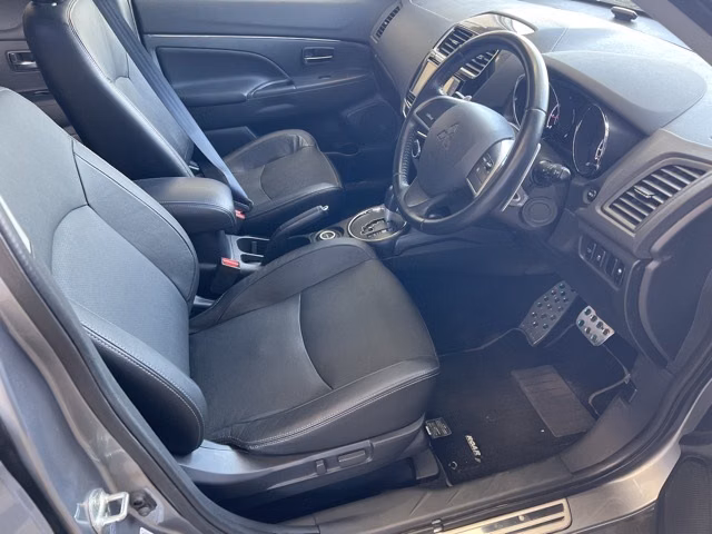 MITSUBISHI RVR