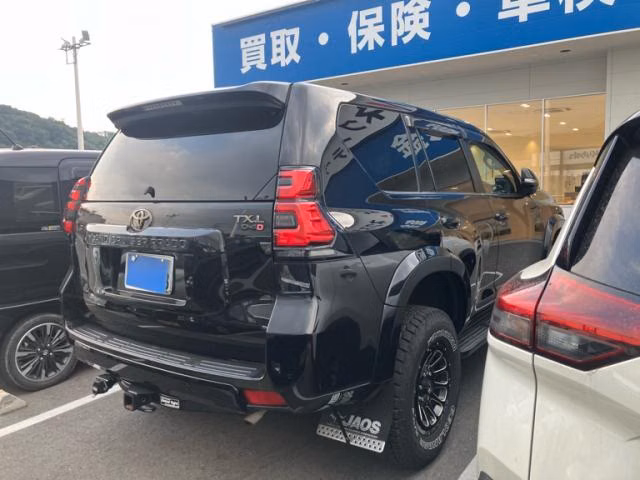 TOYOTA LAND CRUISER PRADO