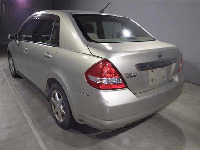 NISSAN TIIDA LATIO