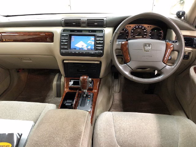 TOYOTA CROWN
