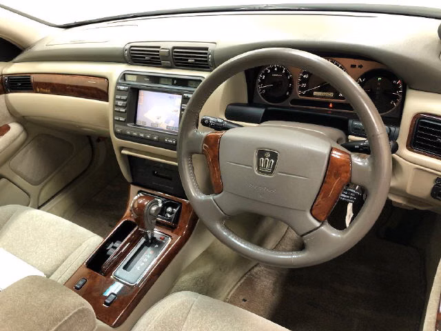 TOYOTA CROWN