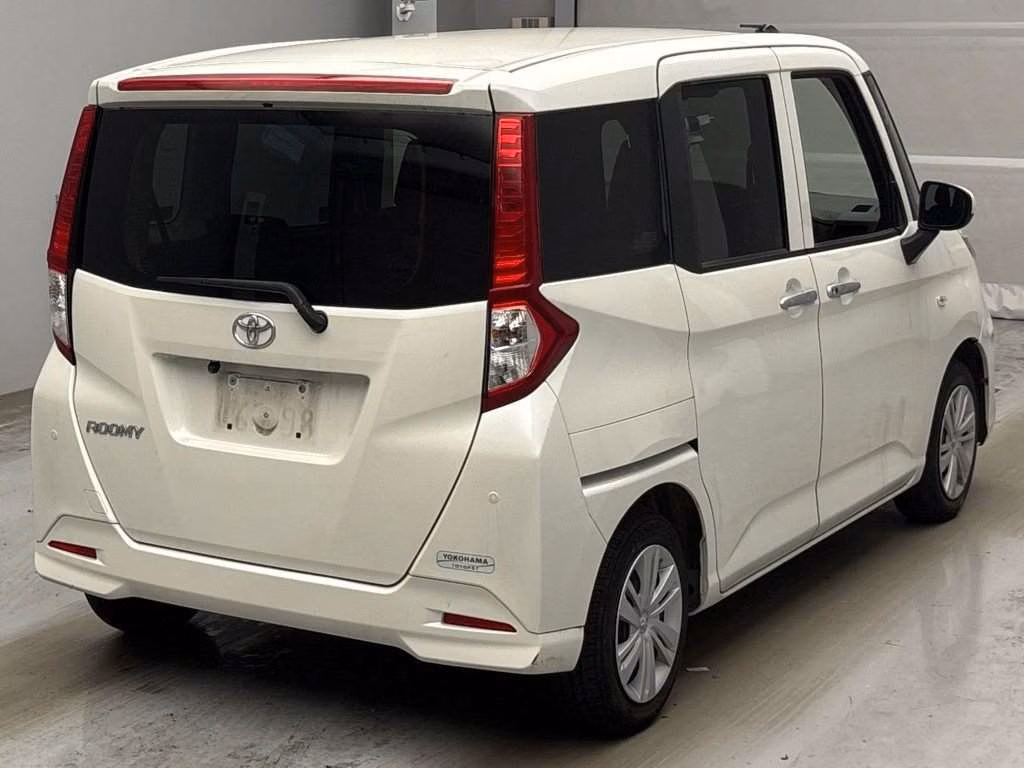 TOYOTA ROOMY