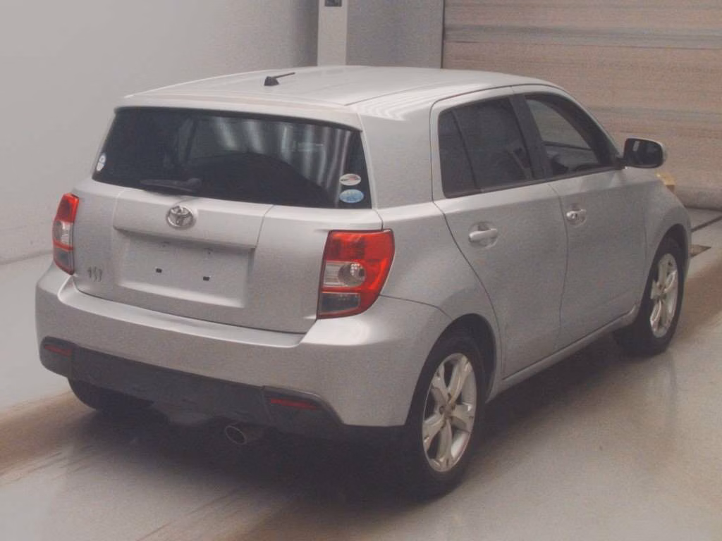 TOYOTA IST
