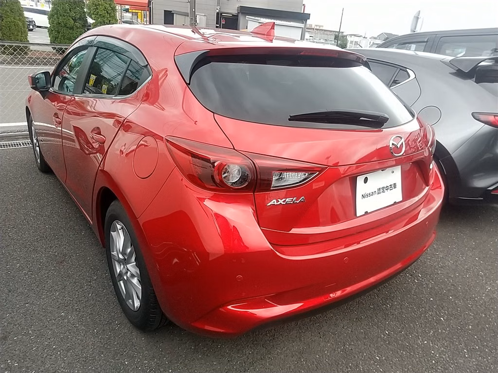 MAZDA AXELA