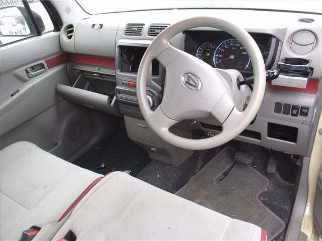 DAIHATSU MOVE CONTE