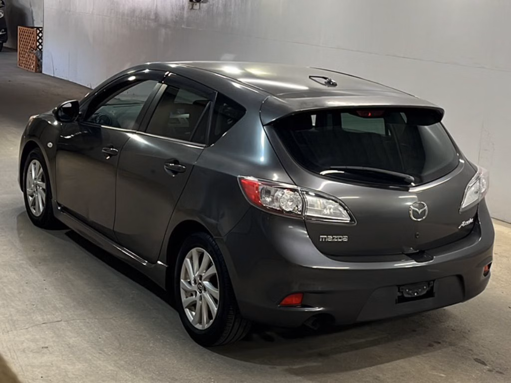 MAZDA AXELA