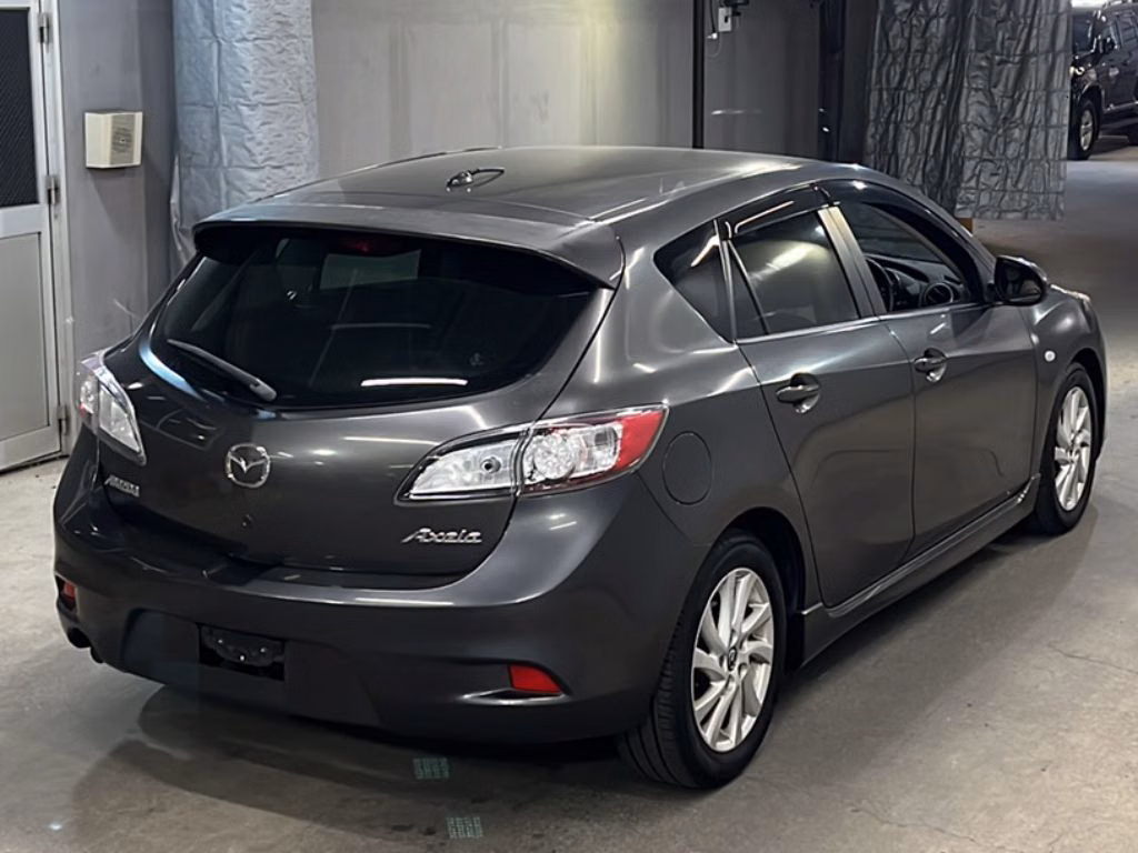 MAZDA AXELA
