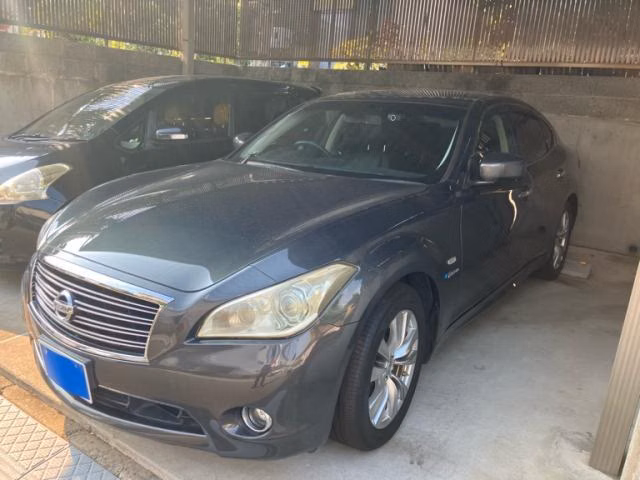 NISSAN FUGA