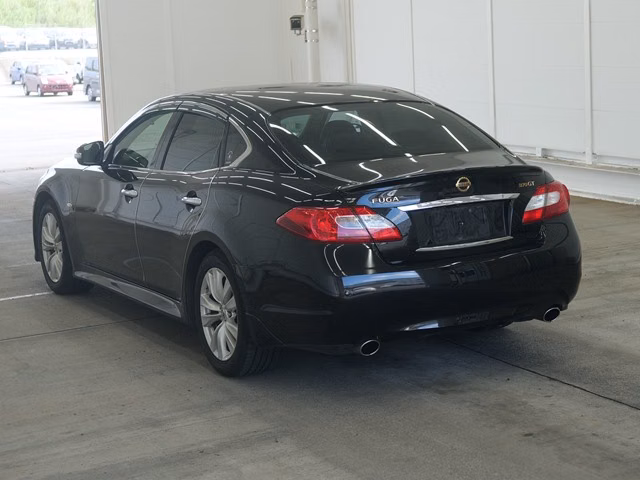 NISSAN FUGA
