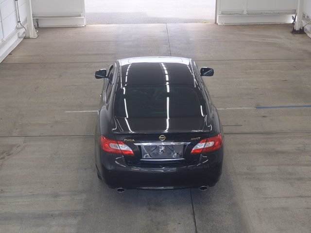 NISSAN FUGA