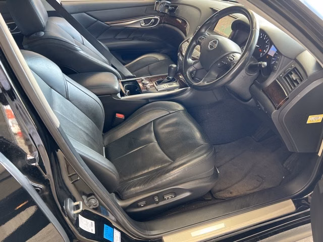 NISSAN FUGA