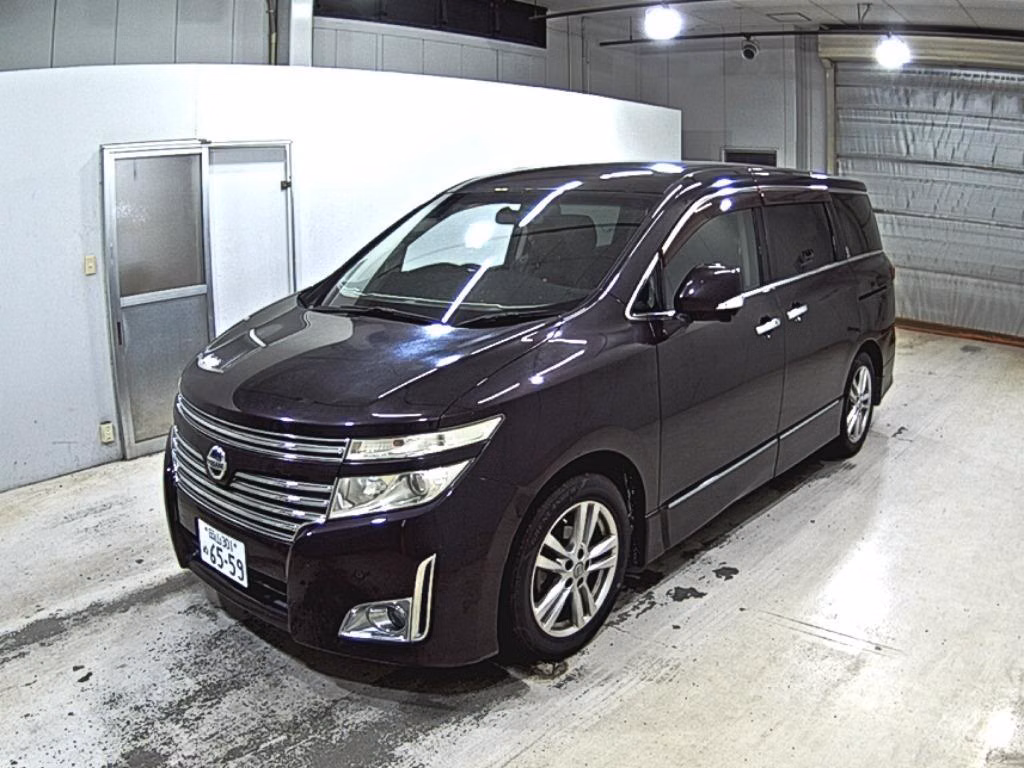 NISSAN ELGRAND