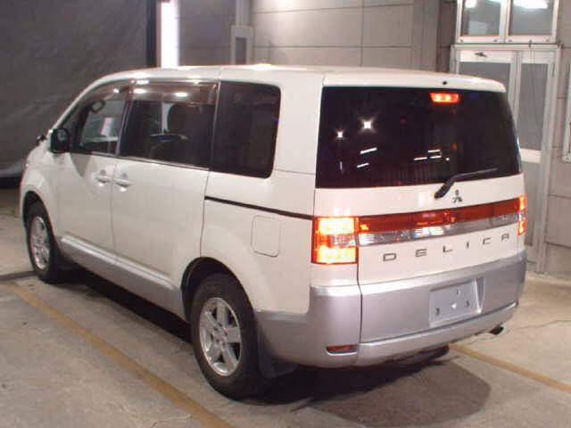 MITSUBISHI DELICA D:5