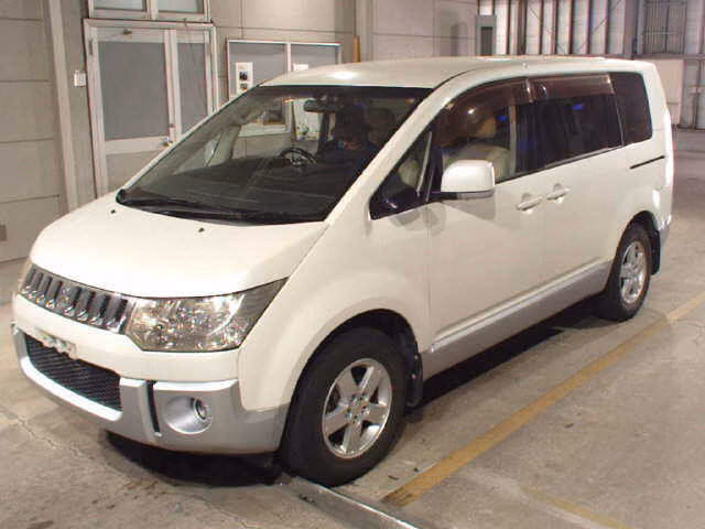 MITSUBISHI DELICA D:5