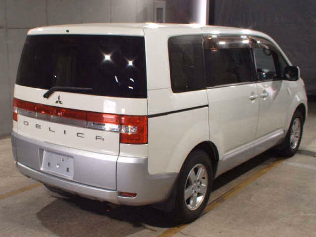 MITSUBISHI DELICA D:5