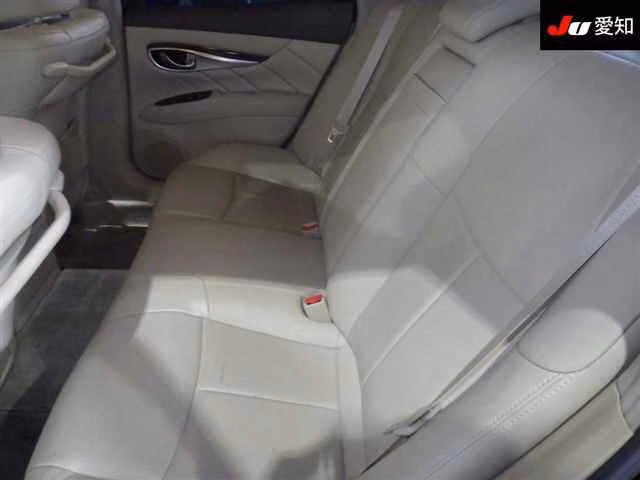 NISSAN FUGA