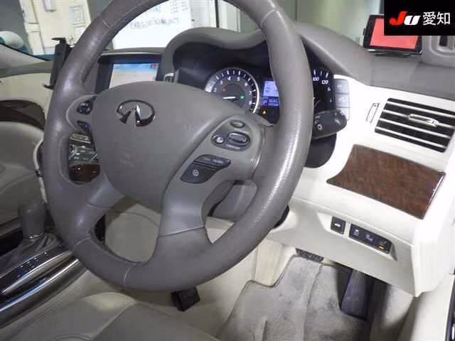 NISSAN FUGA
