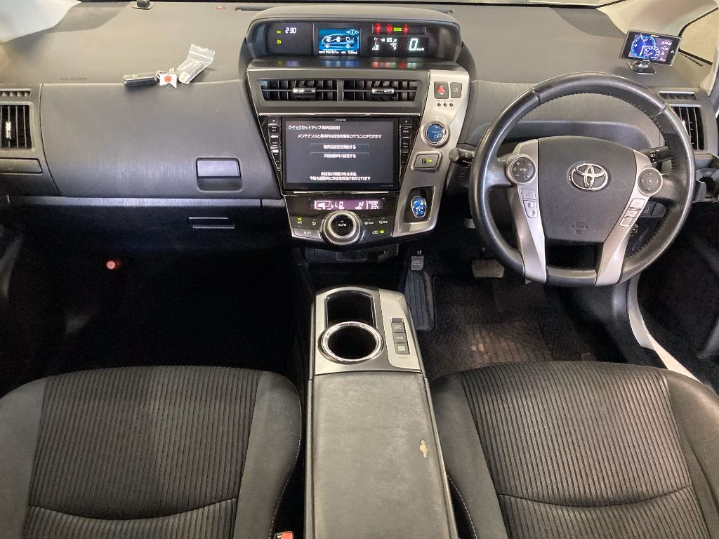 TOYOTA PRIUS ALPHA