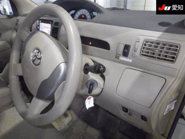 TOYOTA RAUM