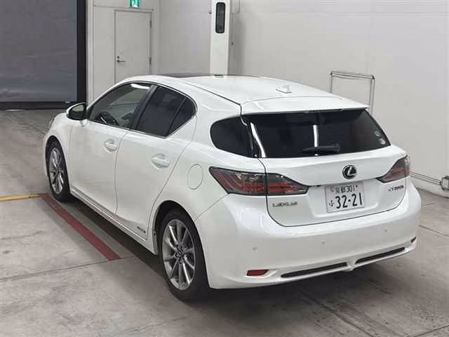 LEXUS CT200H