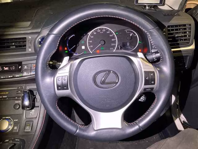 LEXUS CT200H