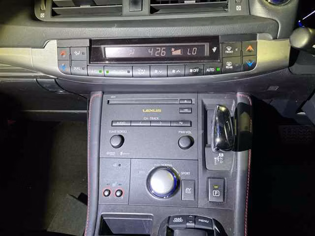 LEXUS CT200H