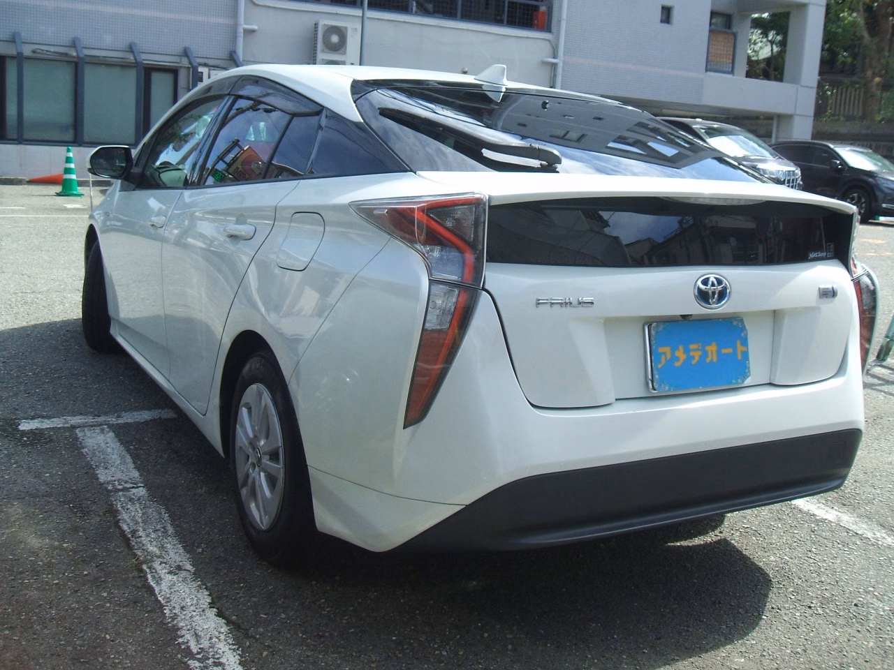 TOYOTA PRIUS