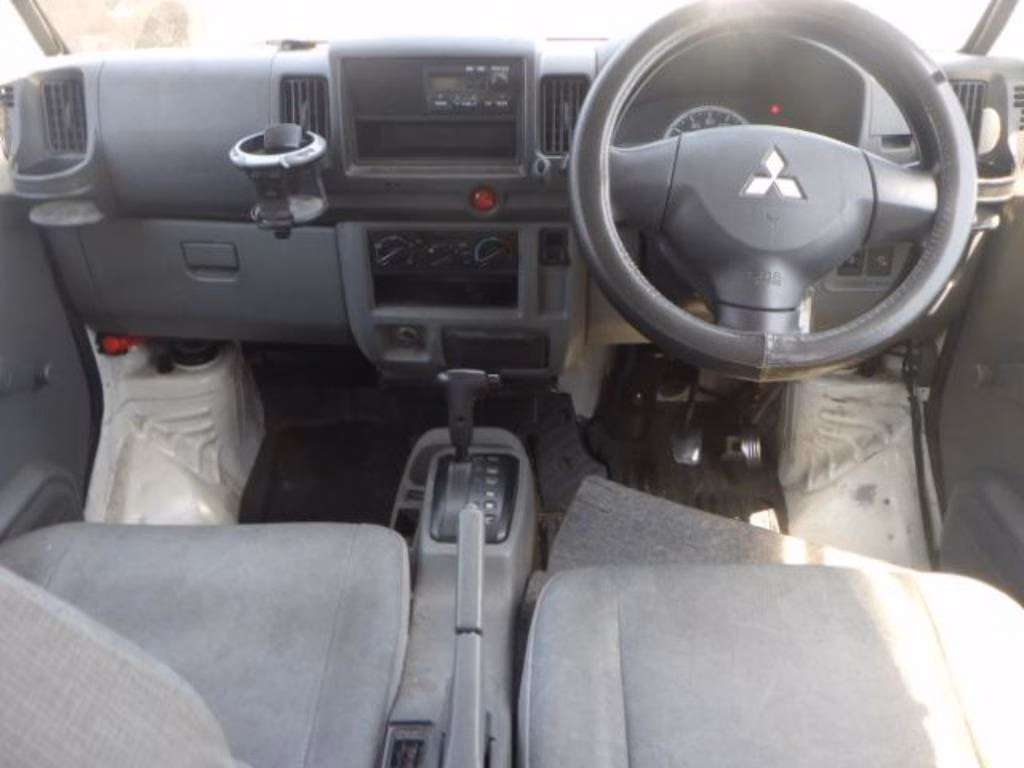 MITSUBISHI MINICAB