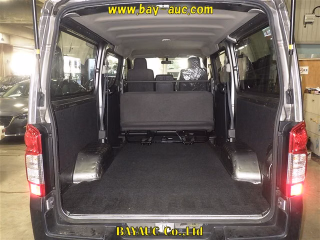 NISSAN NV350 CARAVAN