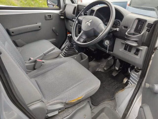 MITSUBISHI MINICAB