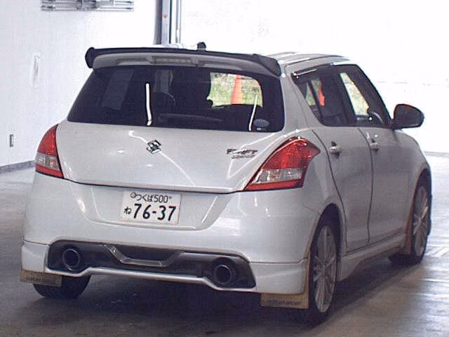 SUZUKI SWIFT
