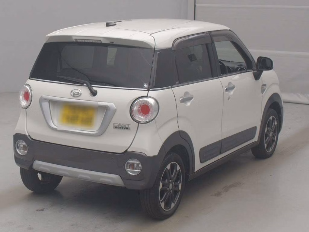DAIHATSU CAST