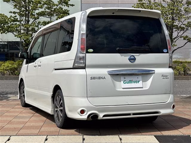NISSAN SERENA