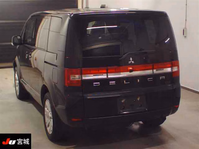 MITSUBISHI DELICA D:5