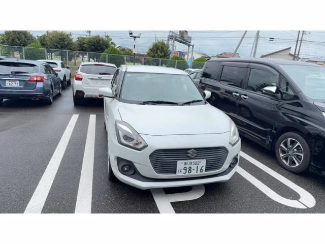 SUZUKI SWIFT
