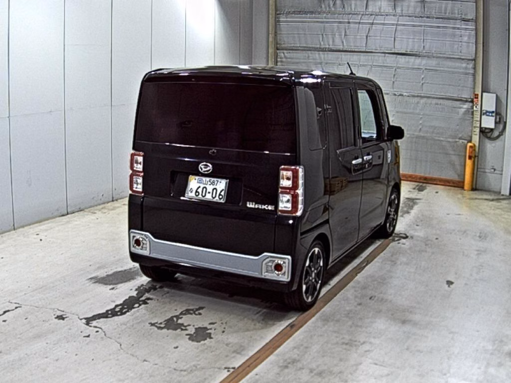 DAIHATSU WAKE