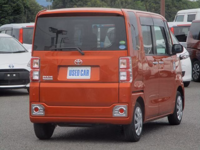 TOYOTA PIXIS MEGA