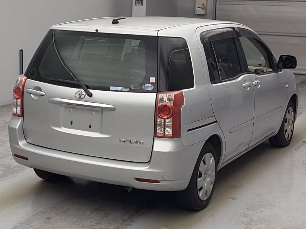 TOYOTA RAUM