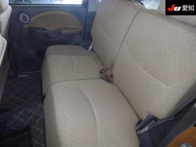 DAIHATSU MOVE LATTE