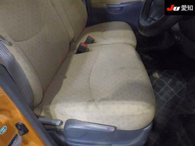 DAIHATSU MOVE LATTE