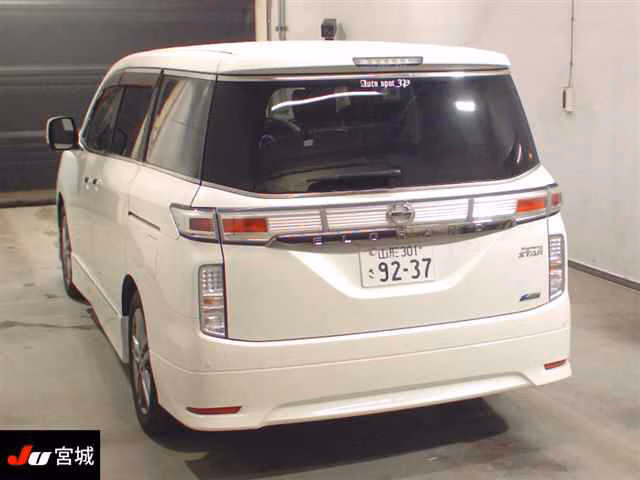 NISSAN ELGRAND