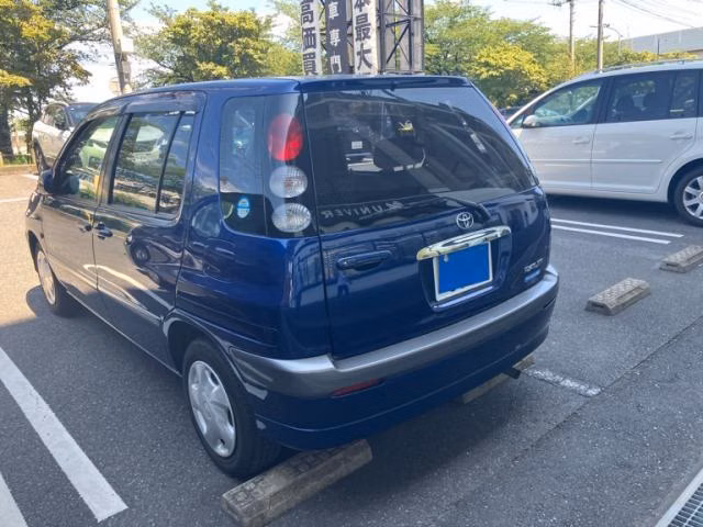 TOYOTA RAUM